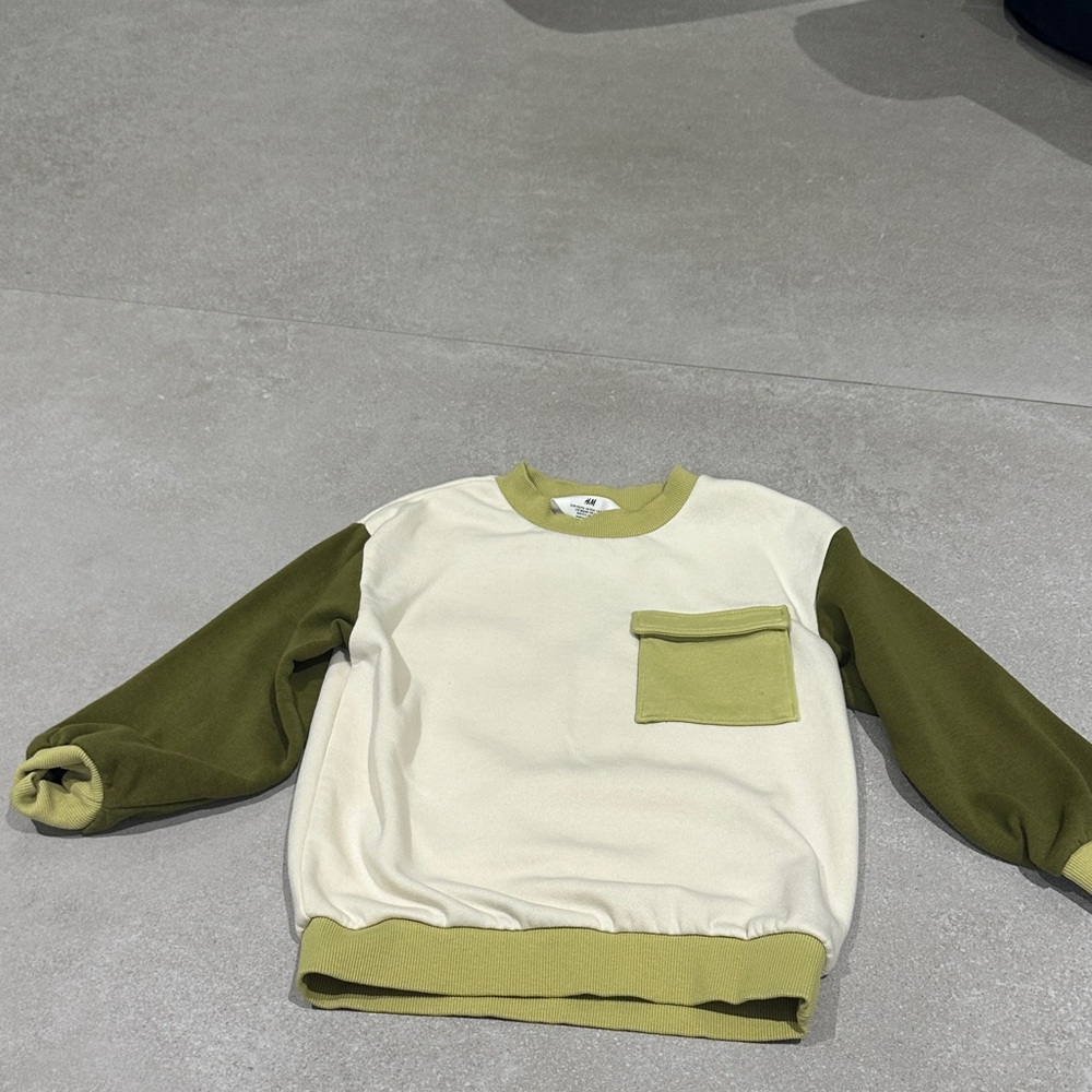 H&M Men's Green and Cream Crewneck Sweater